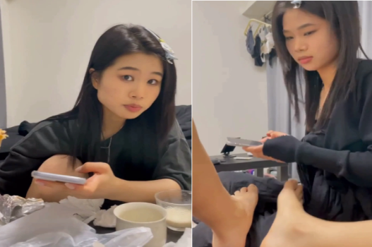 Thấy cu bự liền cười tươi rói